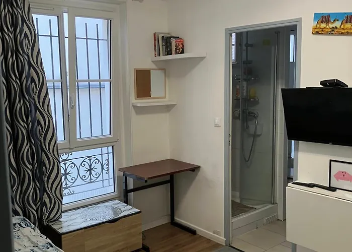 F2 Montmartre 18 Apartament *